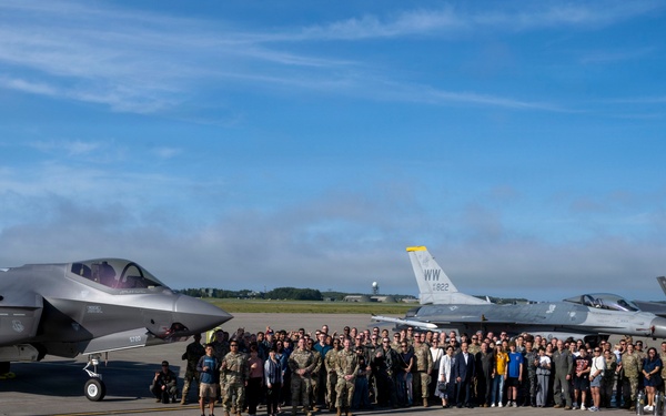 Col. Davidson conducts his final flight as the 35th Fighter Wing commander
