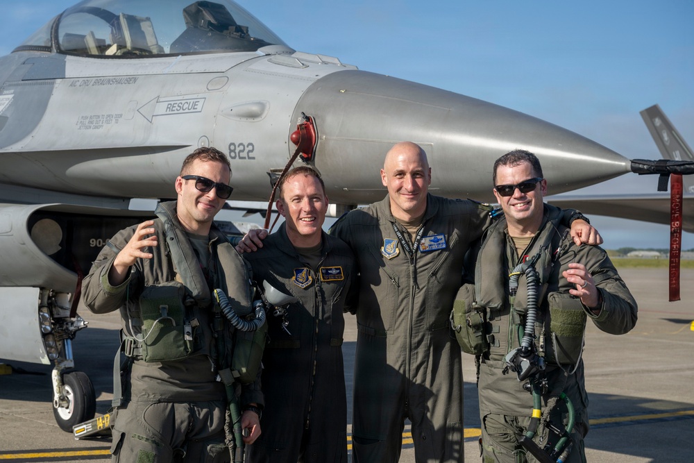 Col. Davidson conducts his final flight as the 35th Fighter Wing commander