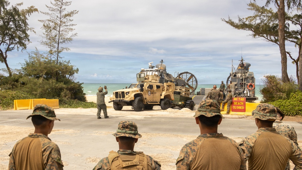 ACU-5, 15th MEU execute LCAC operations