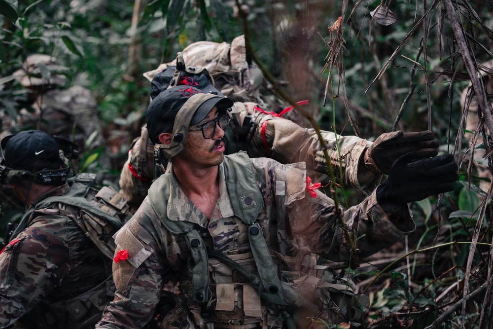 Oklahoma, Guam and Malaysian forces sharpen combat skills with MILES
