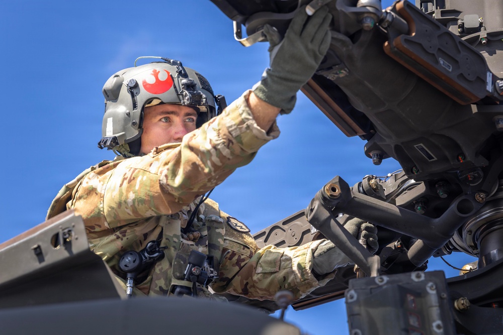 25th CAB conducts deck landings aboard USS Essex (LHD2)