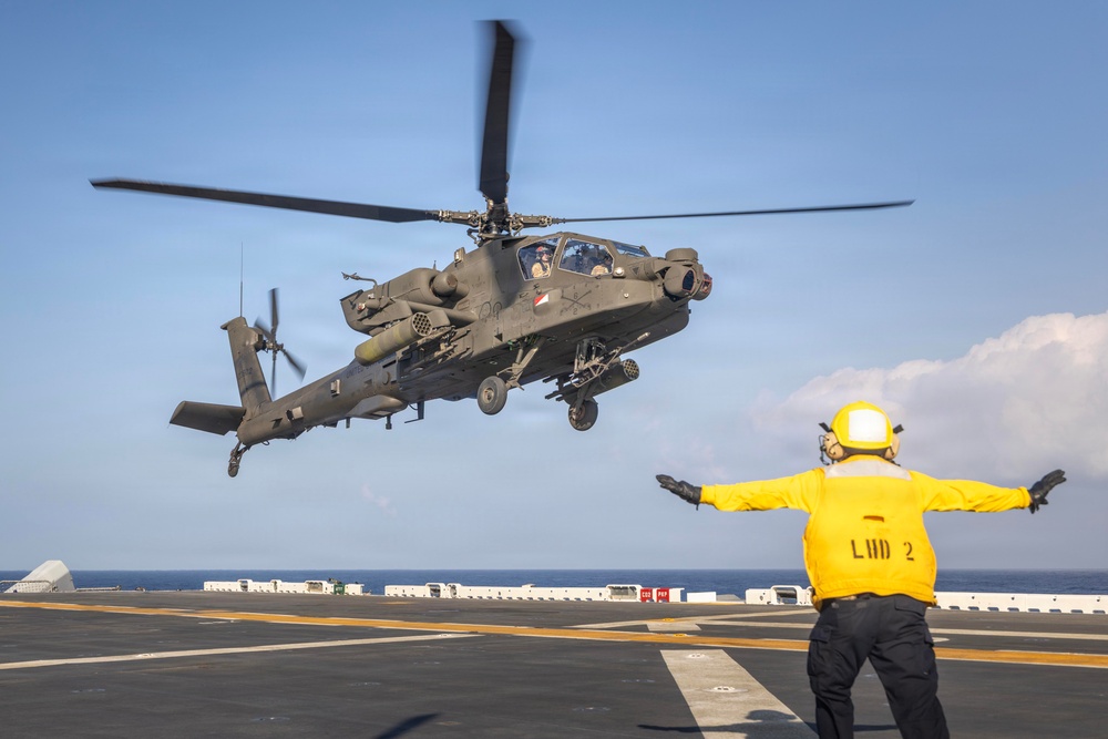 25th CAB conducts deck landings aboard USS Essex (LHD2)