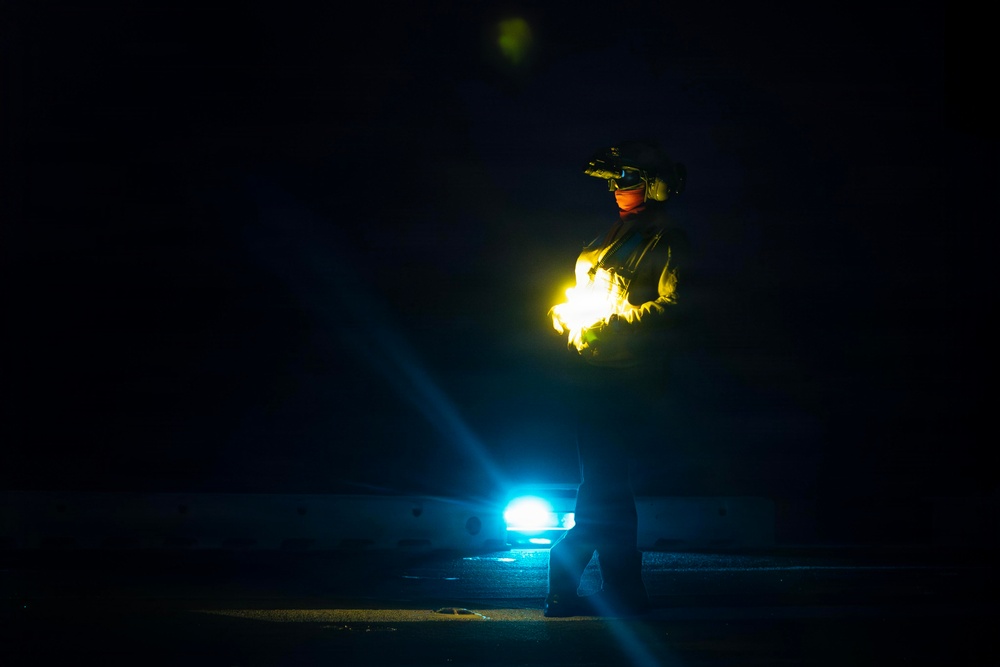 25th CAB conducts deck landings aboard USS Essex (LHD2)