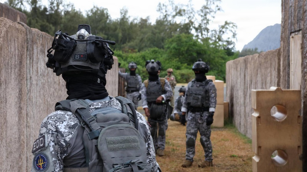 Philippine EOD participates in multinational IED walkthrough training during RIMPAC 2026