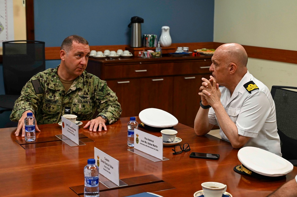 Chief of the Arsenal of Cádiz visits NAVSTA Rota