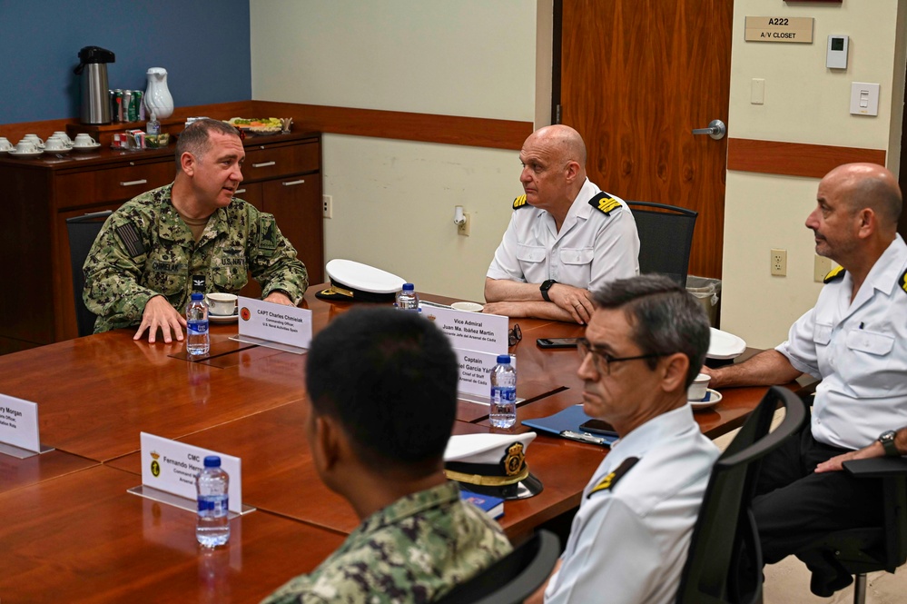 Chief of the Arsenal of Cádiz visits NAVSTA Rota