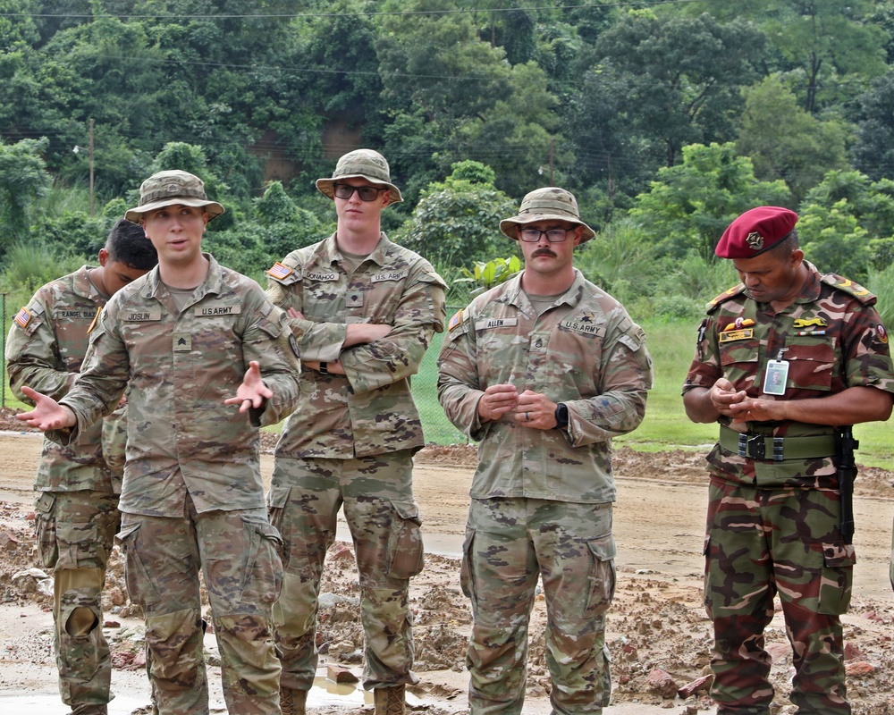 U.S. and Bangladesh Partners Exchange Jungle Tactics