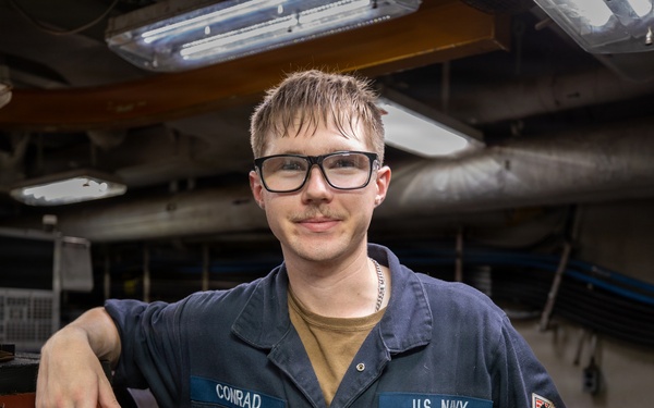 IKE Conducts Carrier Qualifications in Atlantic Ocean