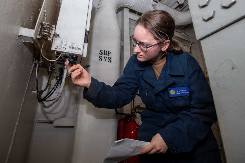 IKE Conducts Carrier Qualifications in Atlantic Ocean