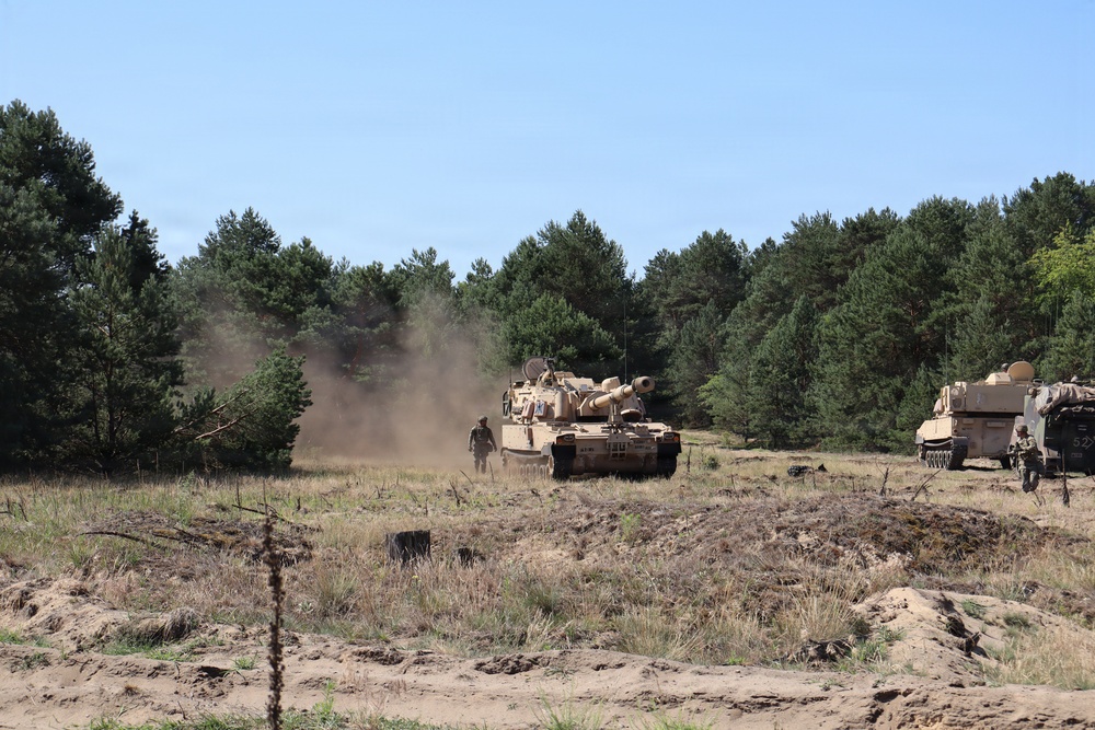 Gunners conduct rearm, refuel and resupply point (R3P) LPD