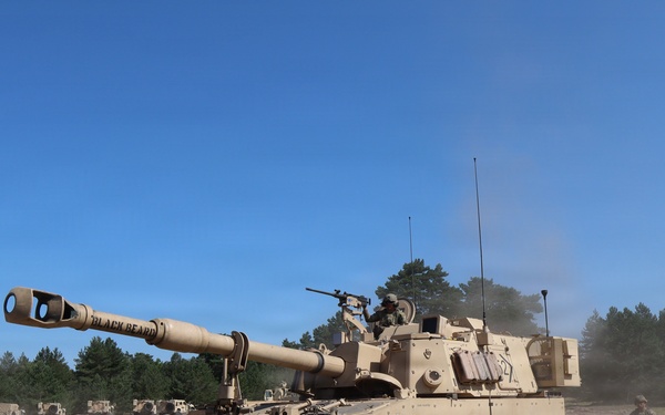 Gunners conduct rearm, refuel and resupply point (R3P) LPD