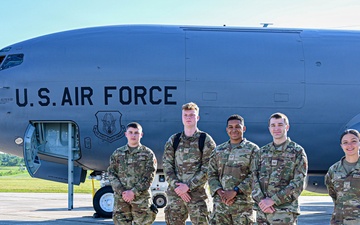 NY Air Guardsman’s get look from above at 15,000 Boilermaker racers during Stratotanker flyover.