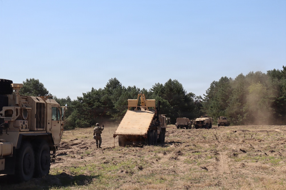 Gunners conduct rearm, refuel and resupply point (R3P) LPD