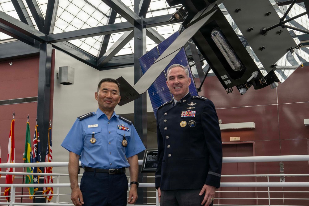 USSPACECOM Commander, Deputy Commander Meet with ROK Chairman of the Joint Chiefs of Staff