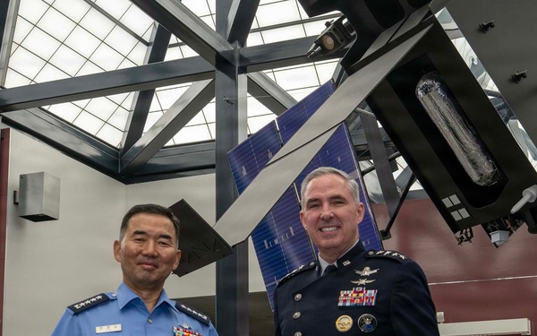 USSPACECOM Commander, Deputy Commander Meet with ROK Chairman of the Joint Chiefs of Staff