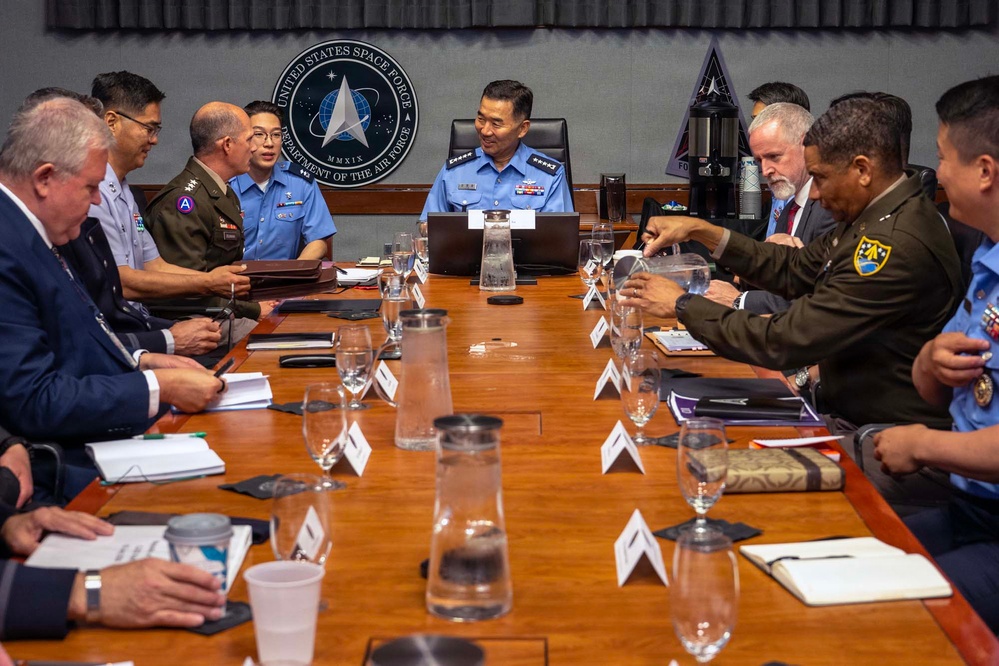 USSPACECOM Commander, Deputy Commander Meet with ROK Chairman of the Joint Chiefs of Staff