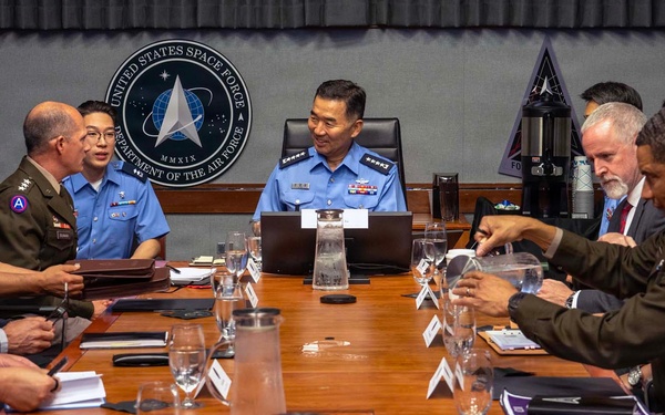 USSPACECOM Commander, Deputy Commander Meet with ROK Chairman of the Joint Chiefs of Staff