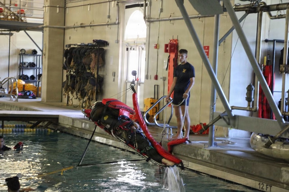 Rescue Swimmer Candidates Conduct Training at ARSS