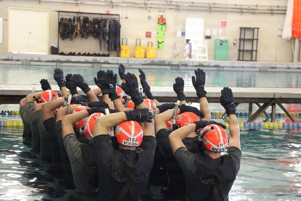 Rescue Swimmer Candidates Conduct Training at ARSS