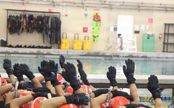 Rescue Swimmer Candidates Conduct Training at ARSS