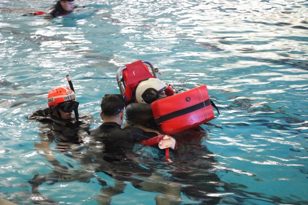 Rescue Swimmer Candidates Conduct Training at ARSS