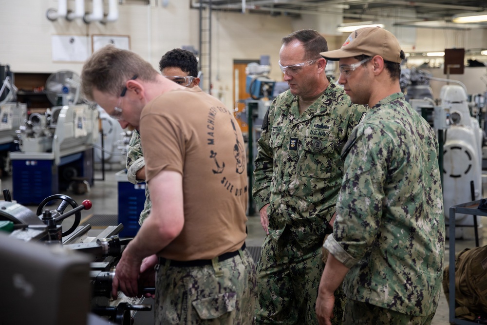 Surface Warfare Schools Command (SWSC) visits Surface Warfare Engineering School Command (SWESC) Great Lakes