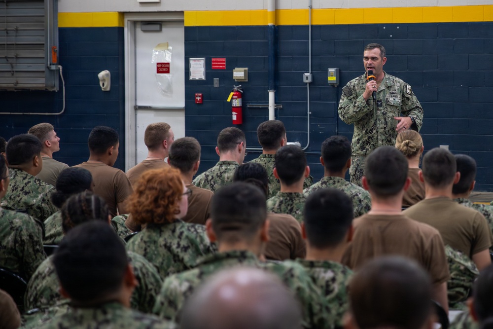 Surface Warfare Schools Command (SWSC) visits Surface Warfare Engineering School Command (SWESC) Great Lakes