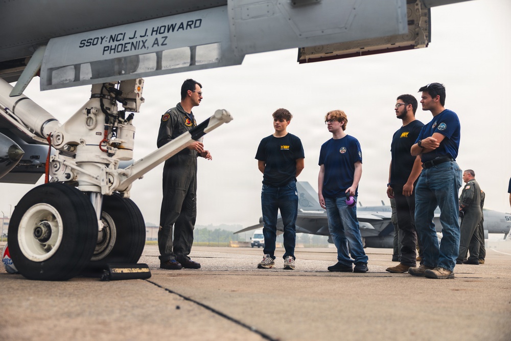 Electronic Attack Squadron (VAQ) 131 visits Pittsburgh