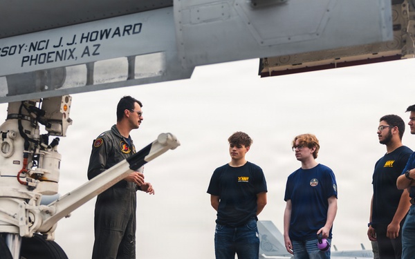 Electronic Attack Squadron (VAQ) 131 visits Pittsburgh