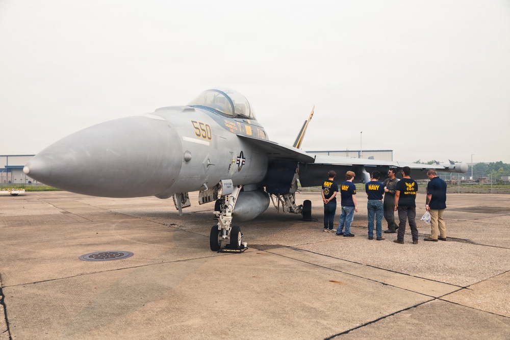 Electronic Attack Squadron (VAQ) 131 visits Pittsburgh