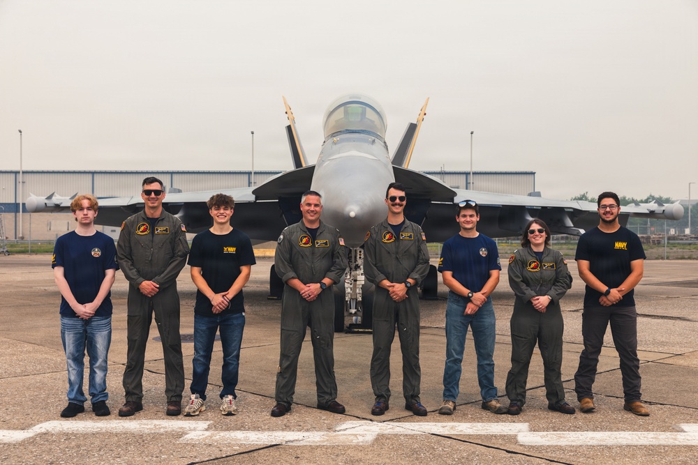 Electronic Attack Squadron (VAQ) 131 visits Pittsburgh