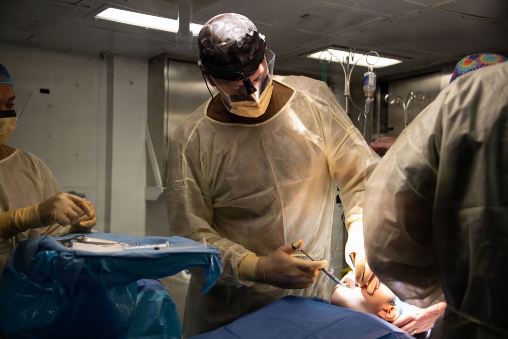 USS Essex conducts teeth extraction during RIMPAC 2026