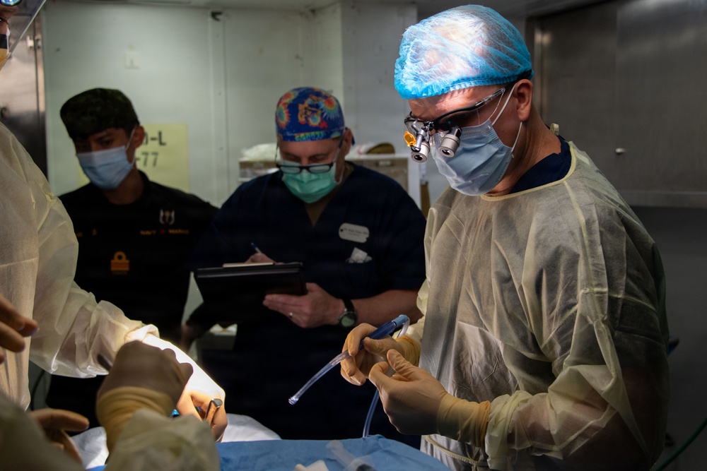 USS Essex conducts teeth extraction during RIMPAC 2026