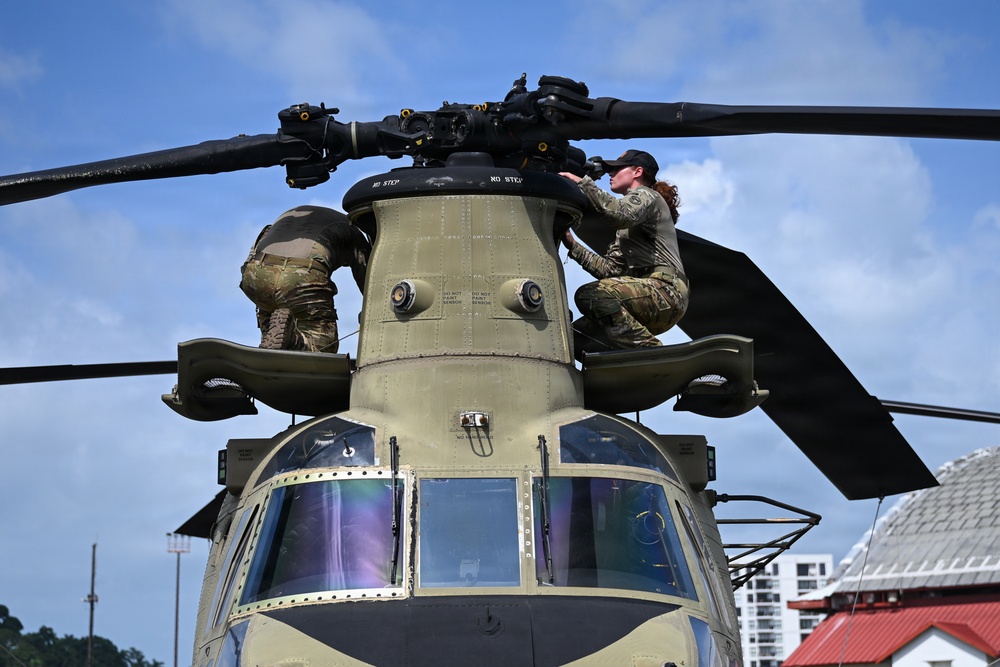 Joint Task Force-Bravo Chinook helicopters arrive for PANAMAX-A