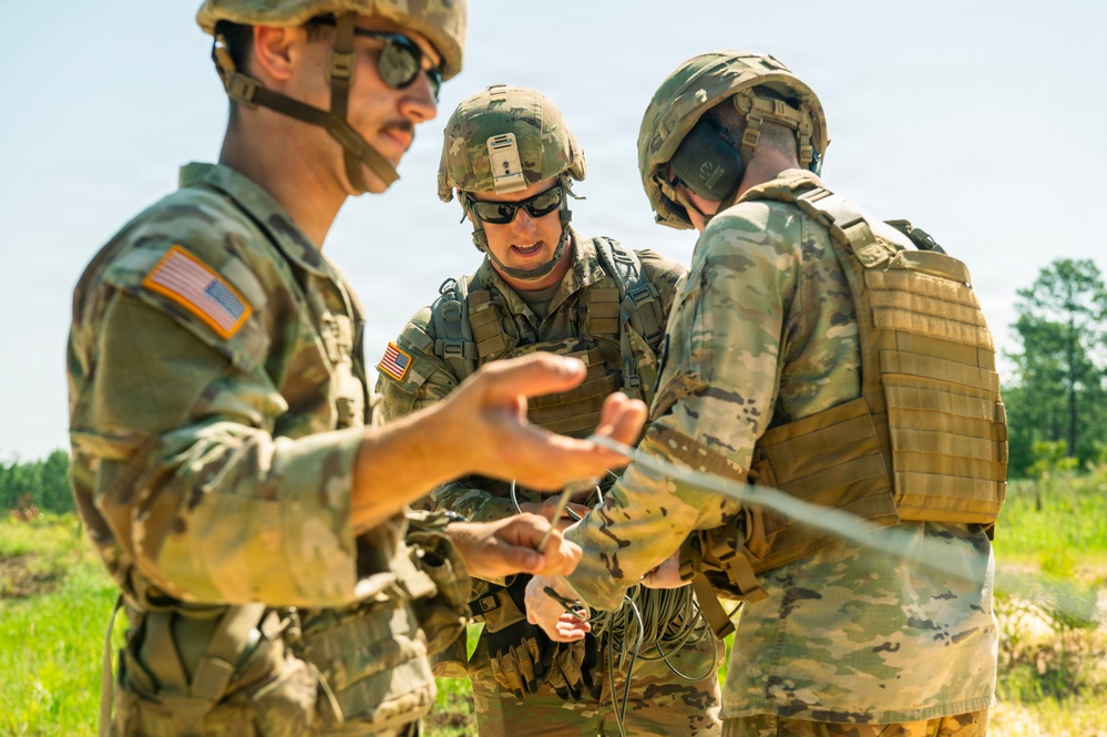 174th Engineer Company conducts demolition and shotgun breaching training