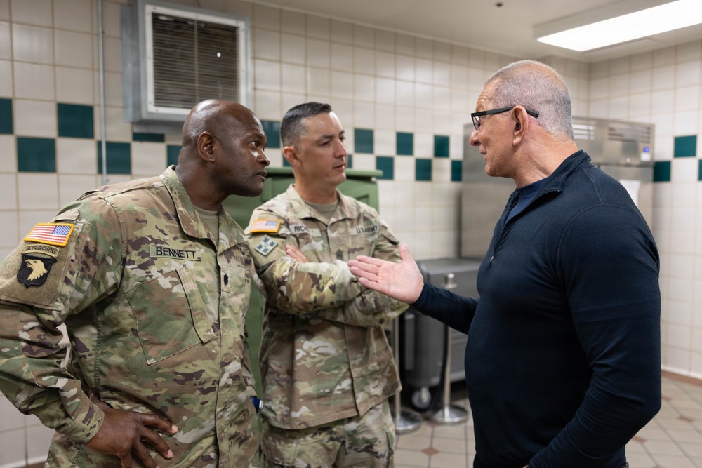 Celebrity Chef Robert Irvine Serves Fort Sill Soldiers