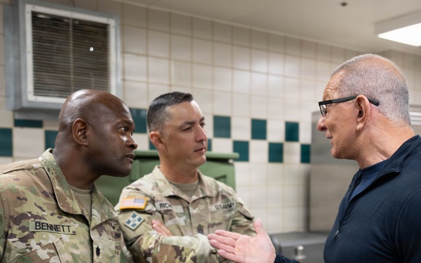 Celebrity Chef Robert Irvine Serves Fort Sill Soldiers