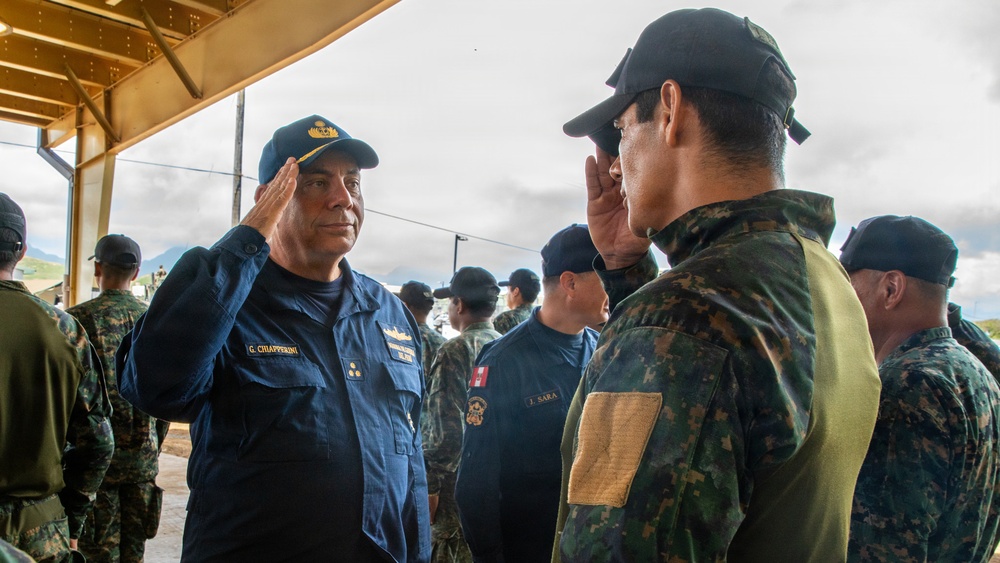 Peruvian vice admiral visits 15th MEU, Peruvian service members