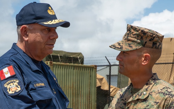 Peruvian Vice Admiral visits 15th MEU, Peruvian service members