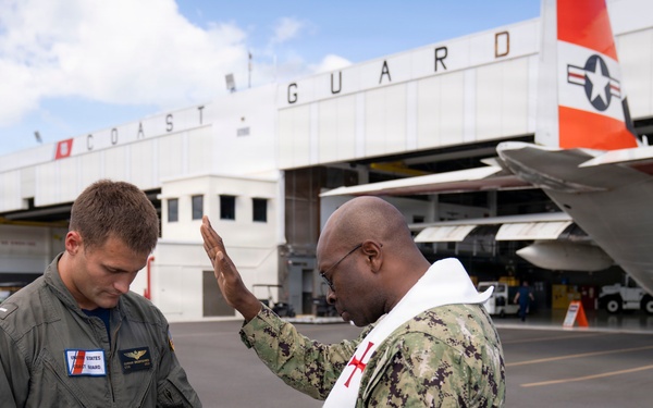 Chaplains and Chaplain Candidates Tour Coast Guard Air Station Barber's Point
