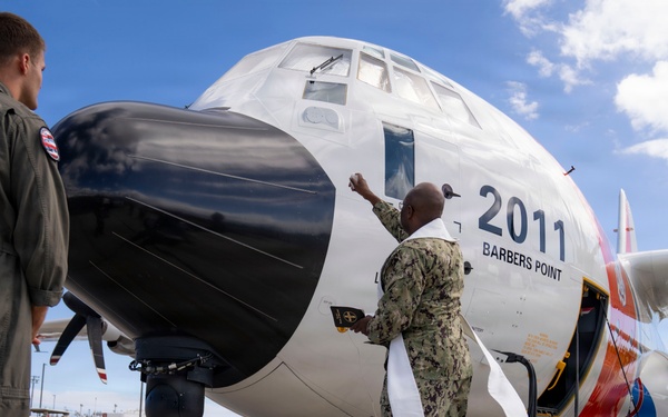 Chaplains and Chaplain Candidates Tour Coast Guard Air Station Barber's Point