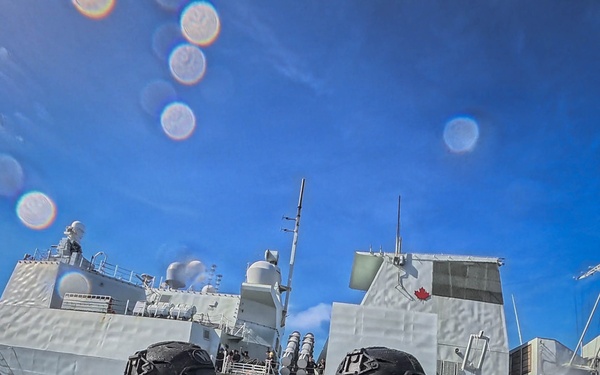 HMCS Regina conduct boarding party training operations with HMNZS Te Mana