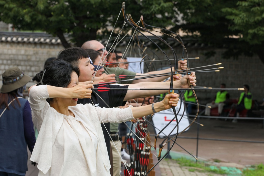 HeadStart Program takes Yongsan-Casey Soldiers to Suwon