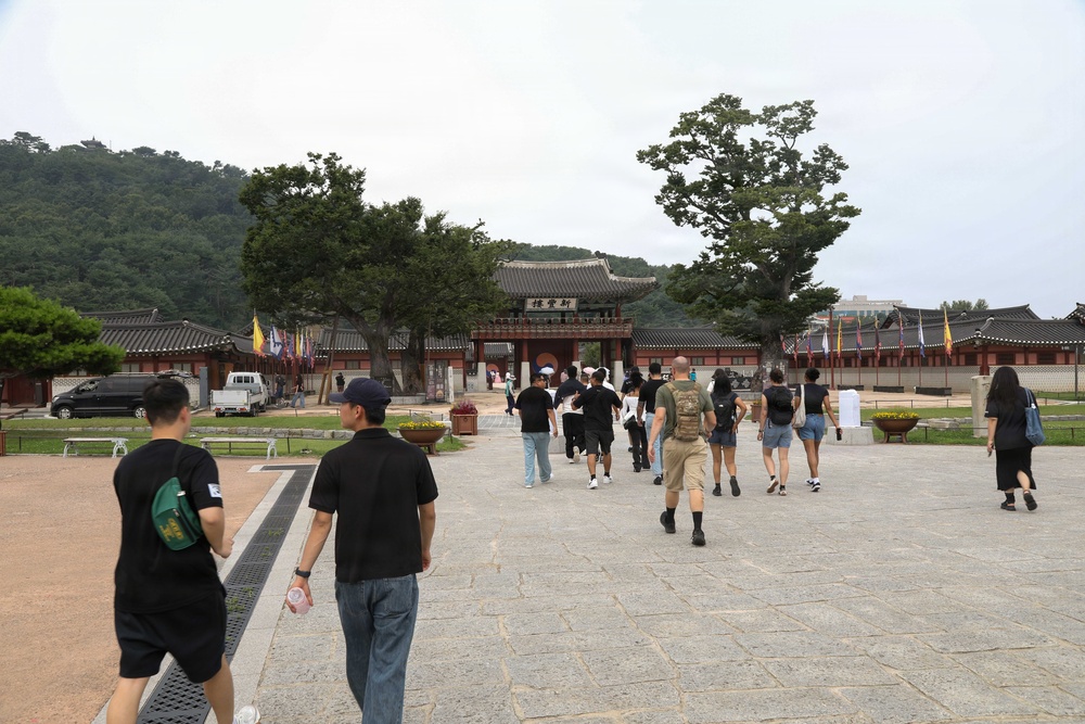 HeadStart Program takes Yongsan-Casey Soldiers to Suwon