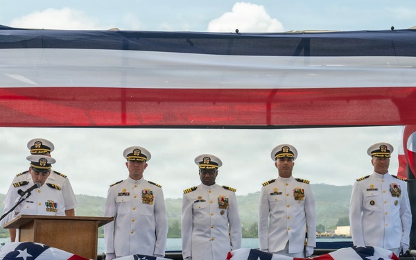 USS Tucson holds change of command