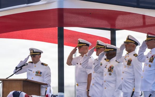 USS Tucson holds change of command