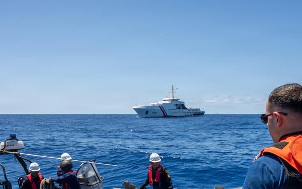 U.S. Coast Guardsmen conduct training with Philippine counterparts during RIMPAC 2026