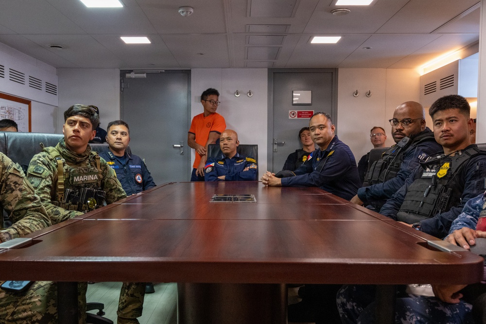 U.S. Coast Guardsmen conduct training with Philippine counterparts during RIMPAC 2026