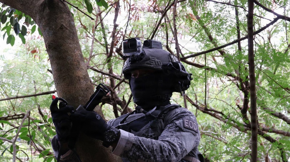 Philippine EOD technicians participate in counter-IED training at RIMPAC 2026