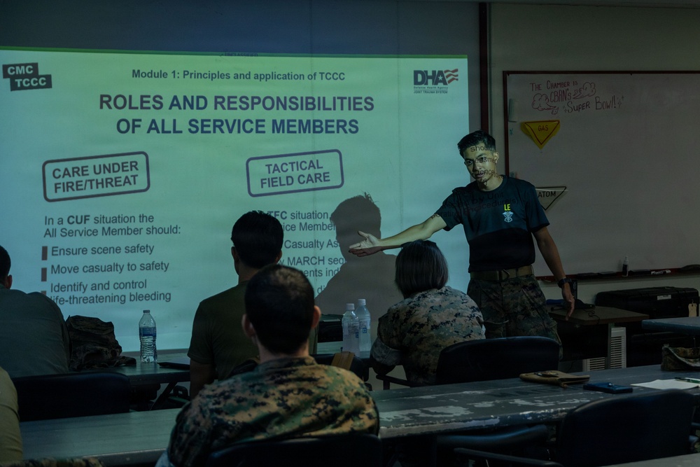 MWSS-172 service members learn casualty care